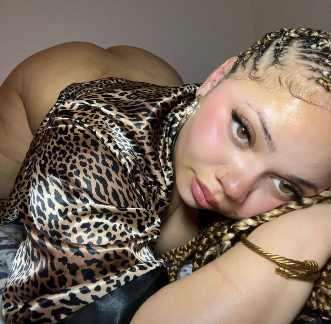 Perfect BBW redbone lightskin baddie bending over begging for a BBC to fuck her hard