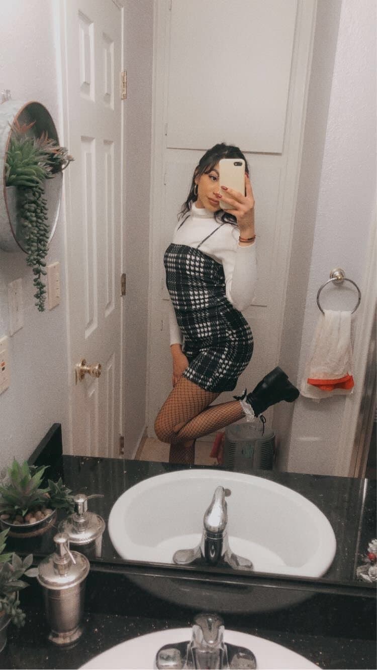 Sexy slut wants to be kidnapped, strangled, and taken advantage of!