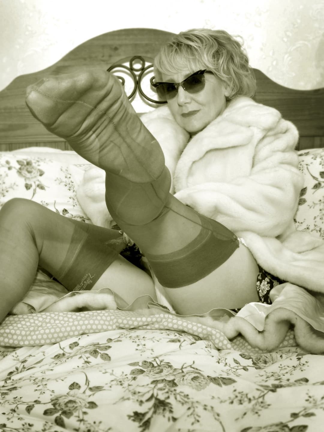 Click to view full size Blonde, Short hair