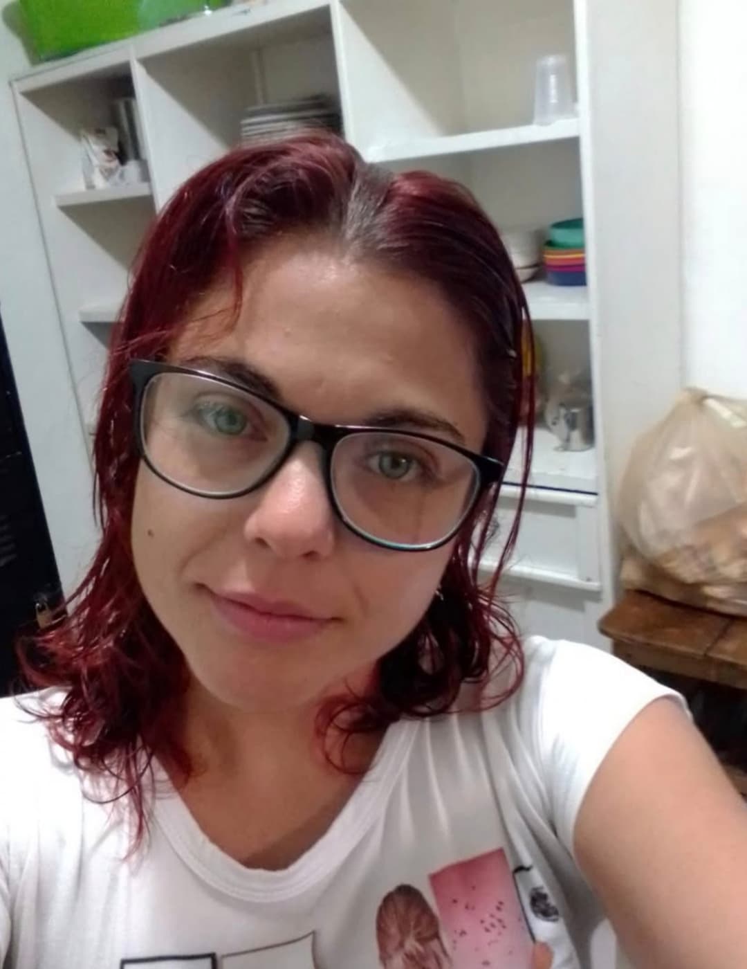 Madre ninfomana de ojos azules prefiere coger con vergon que atender a su bendi mientras chinga