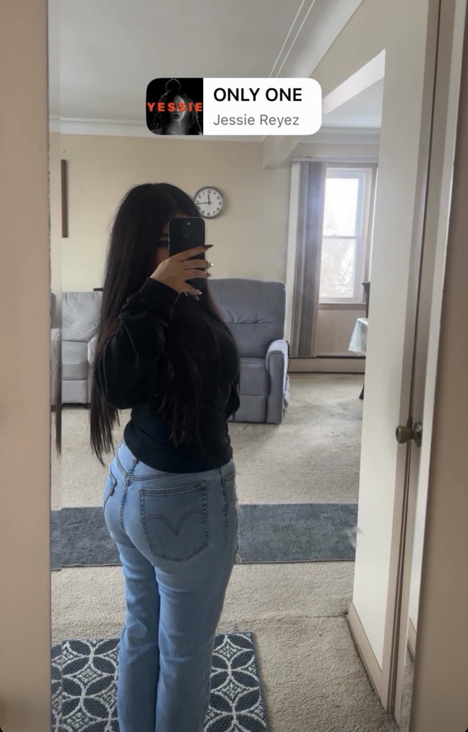 She used to fuck for weed lol 23 year old slut is a single mom from Chicago. I miss her footjobs