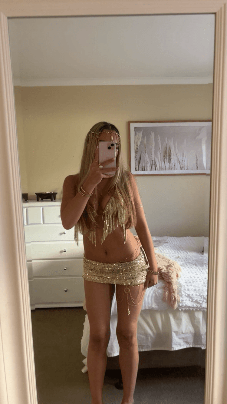 Click to view full size New Zealand Slut Gemma. Send yours in next, dm or kik