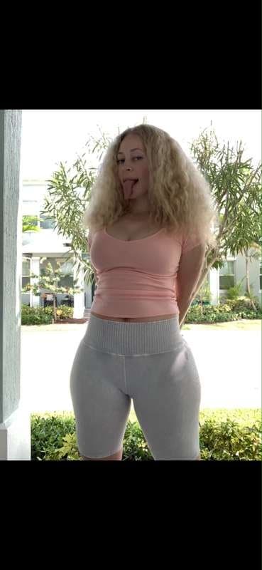 Long Tongue Thick lil Snowbunny pt1