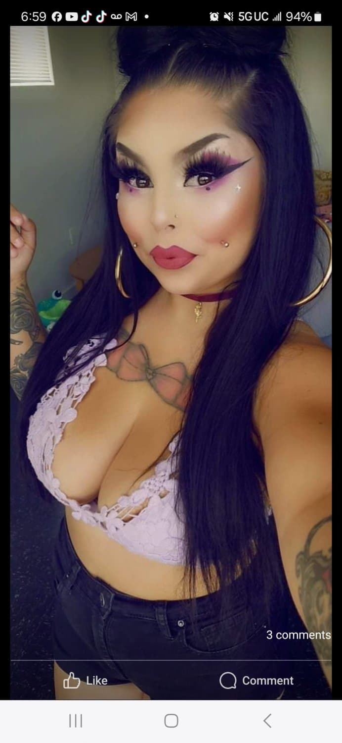 Truelizibethann small town slut bless her soul she fuck anyone when drunk. Literally anyone