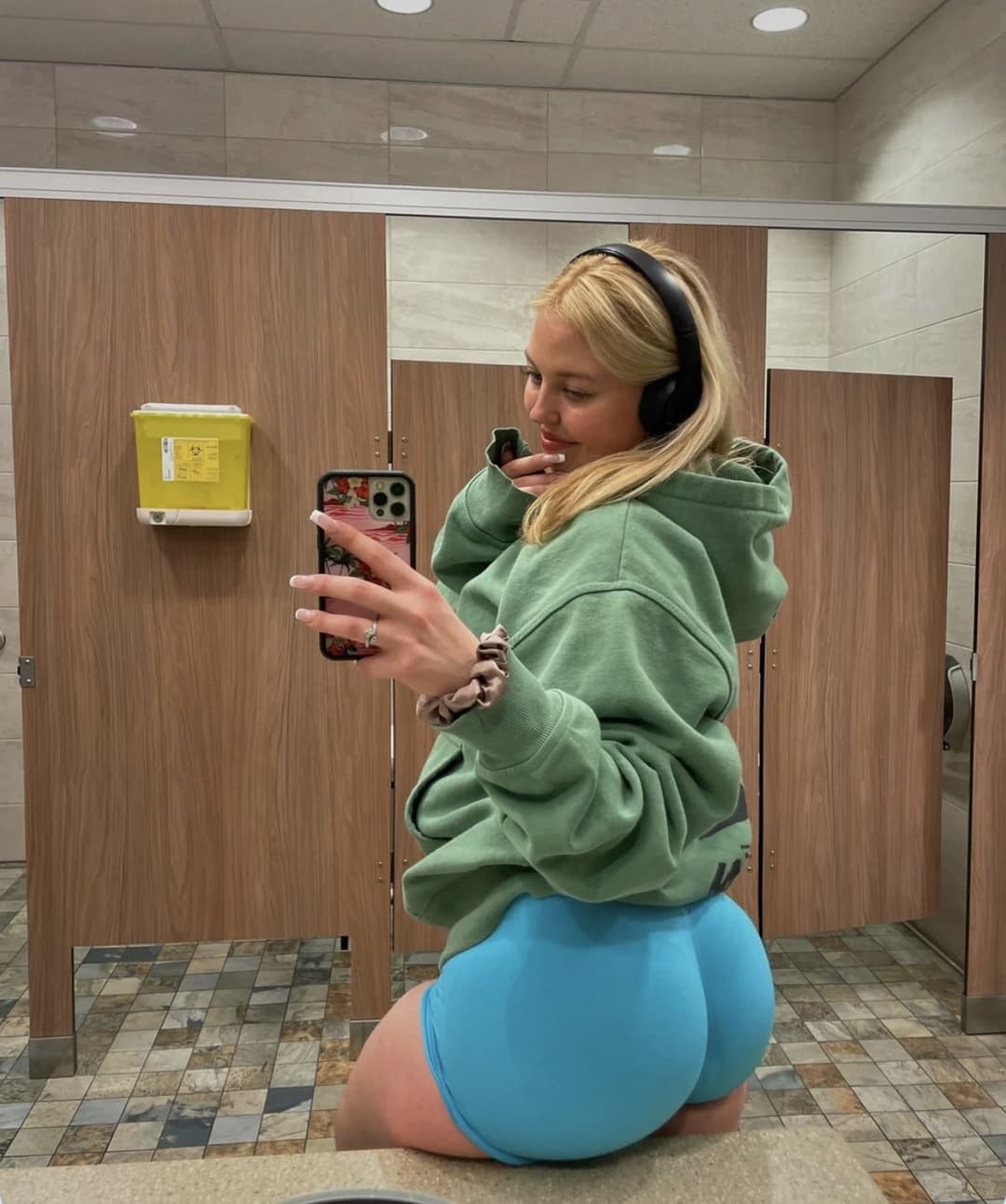 tinder date fuck & cumshot on her stomach