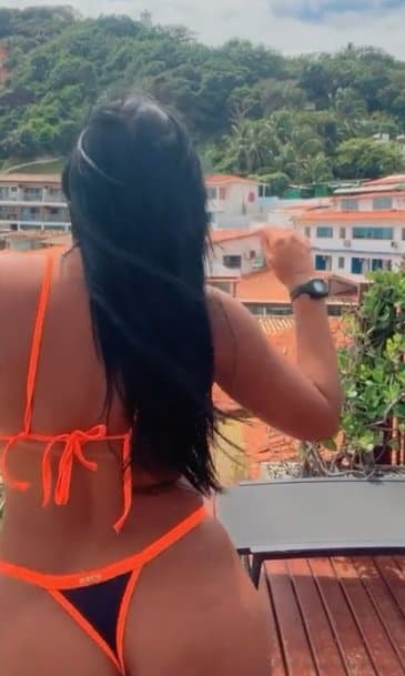 Laine Silva pretinha du bucetão