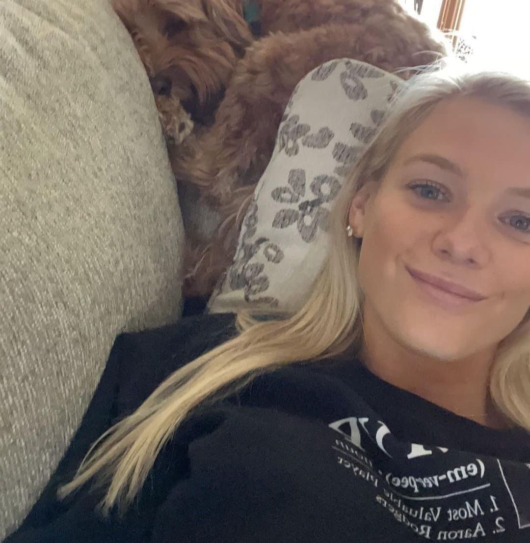 FOUND HER the huge tits **** sis caught in the kitchen. AT LEAST 100 likes and shares FOR THE REST