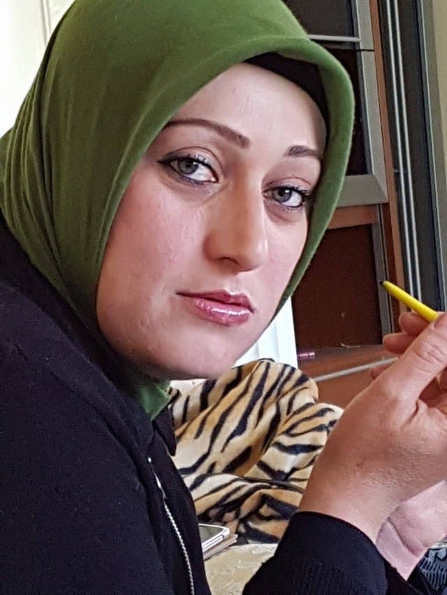 Click to view full size Curvy Egyptian Hijabi Milf