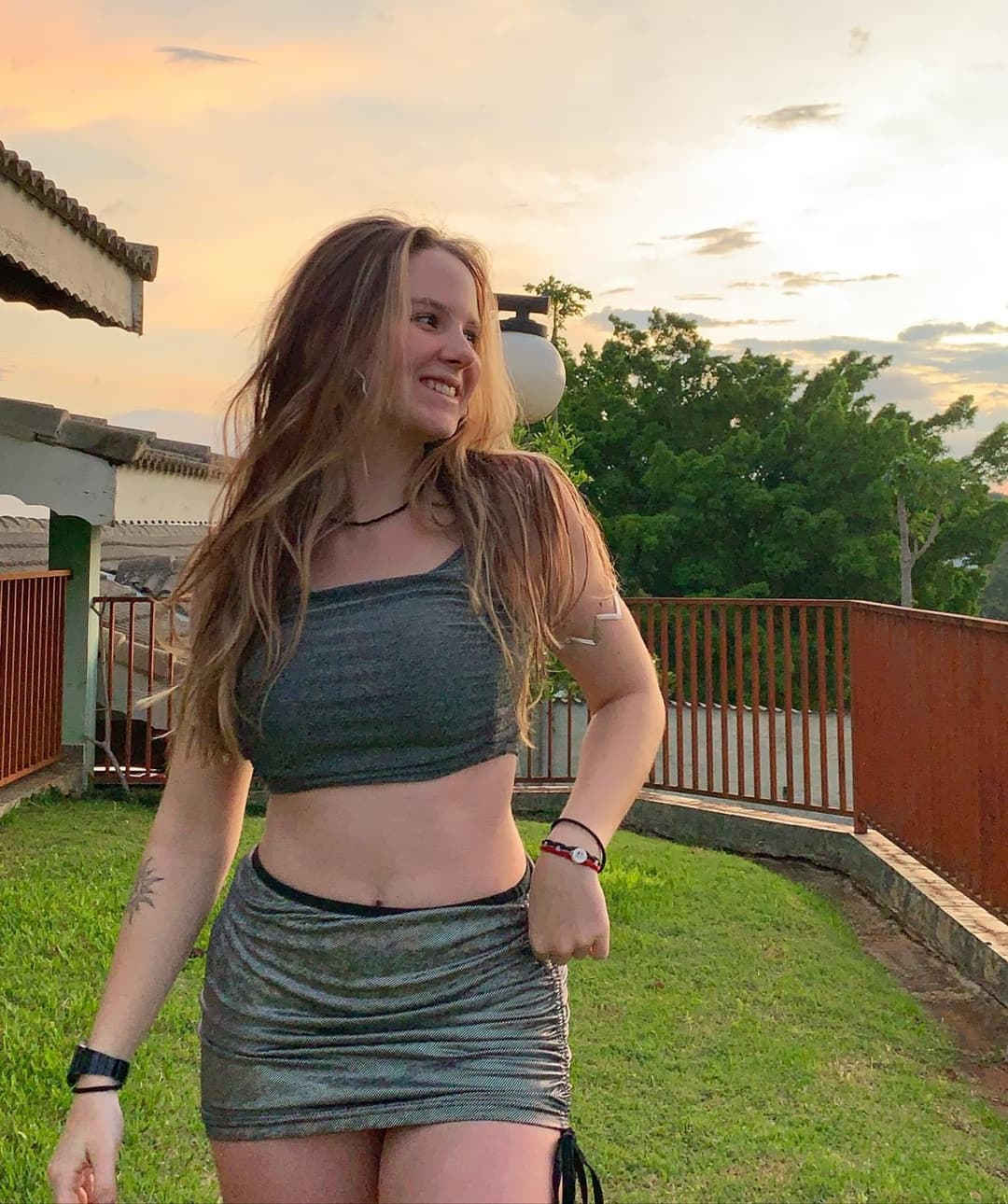 Click to view full size Hot blonde girl with seductive body