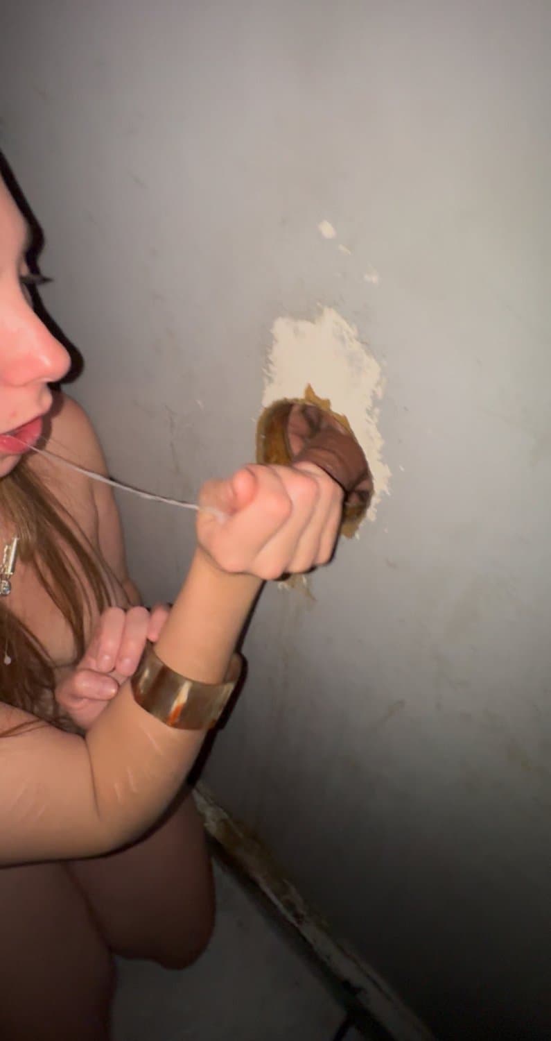 I love being a filthy cock whore at the glory hole! I love strange cocks and cum