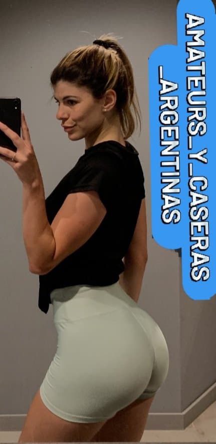 Bien, nada. Los dejo con la rosarina esta y tremendo ojete. S0f1 m4nin0. Esta herniada la hdp!!!3