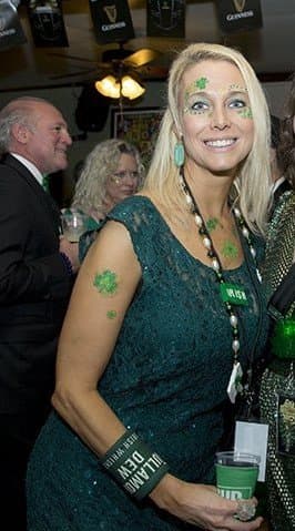 Cast your vote for the best tits at Mardi Gras from this busty j u d g e!