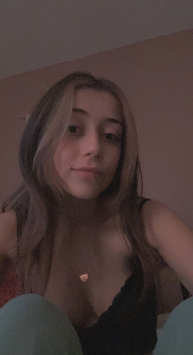 Sexy brunette girl Jazlyn!!???