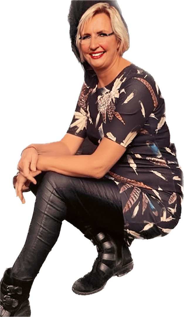 Dutch hotwife Anna spreading & dildoing pt1