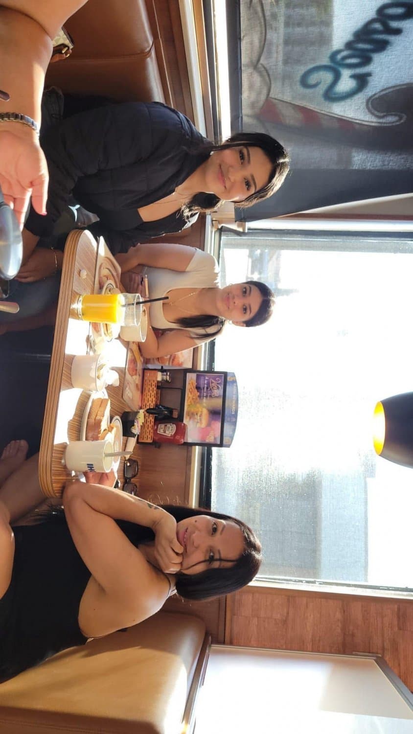 -My 2 Sexy Latina Cousins & 2 Sexy MILF aunts / Who has their nudes Dm US