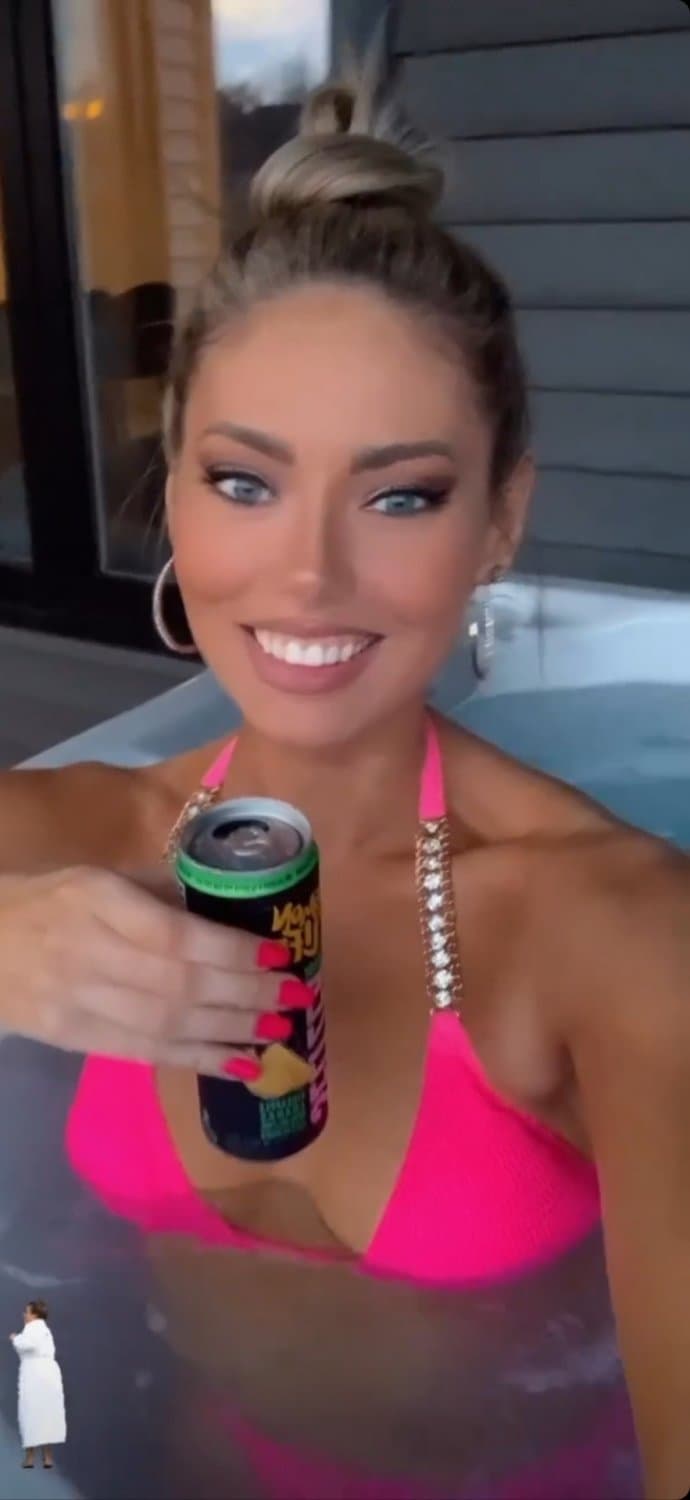 Tight Fitness Slut Laura