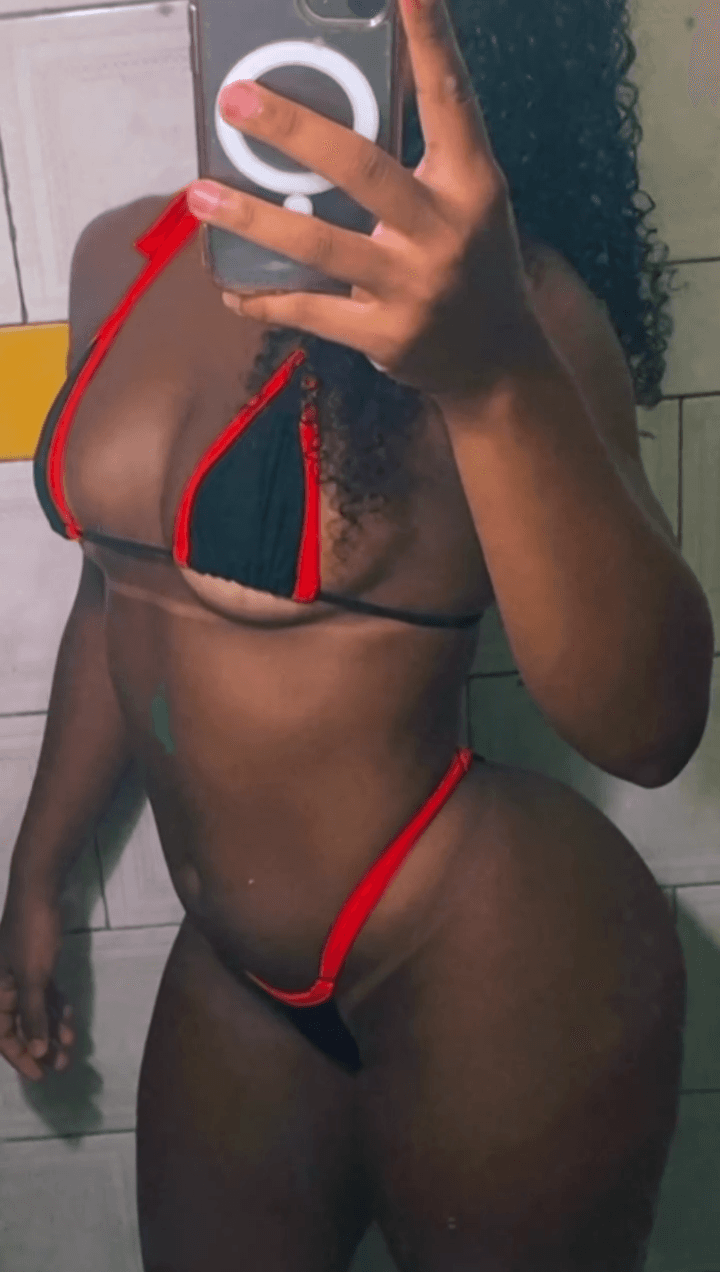 b3atriz_r3is  novinha cavala gostosa