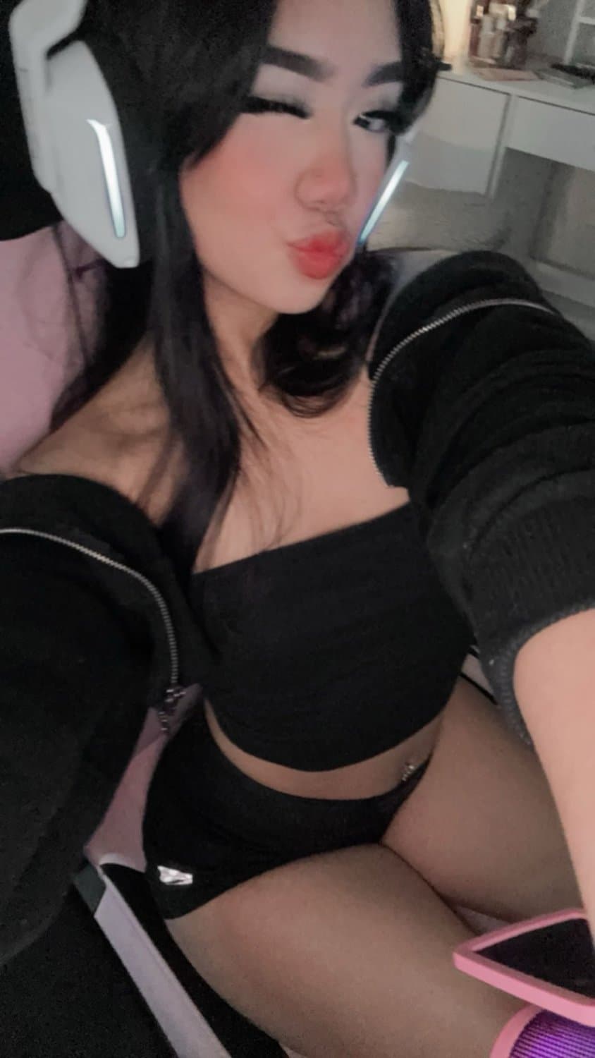 Click to view full size Sexy petite ABG teen Cece