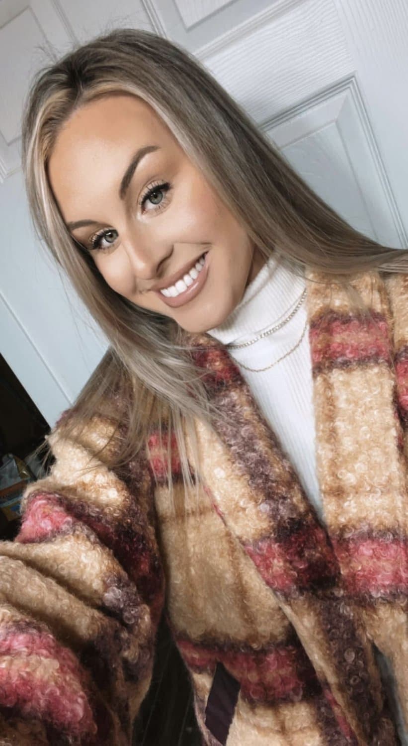 Blonde bop built for sniffing hood nigga ass