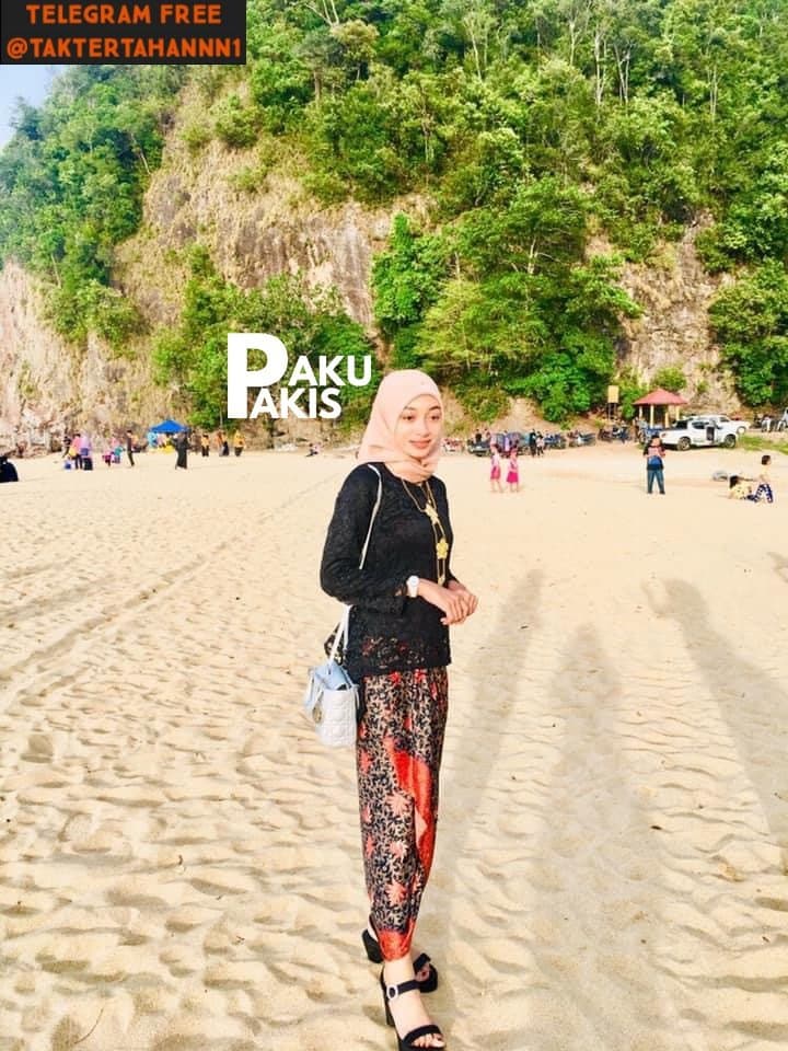 SAPUR4 RAHM4 hijab cantik colmek memek muslim crot malaysia