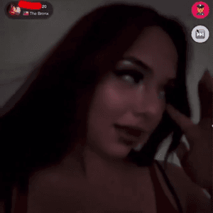 2025-06-03 Horny Girl show nipples on cam