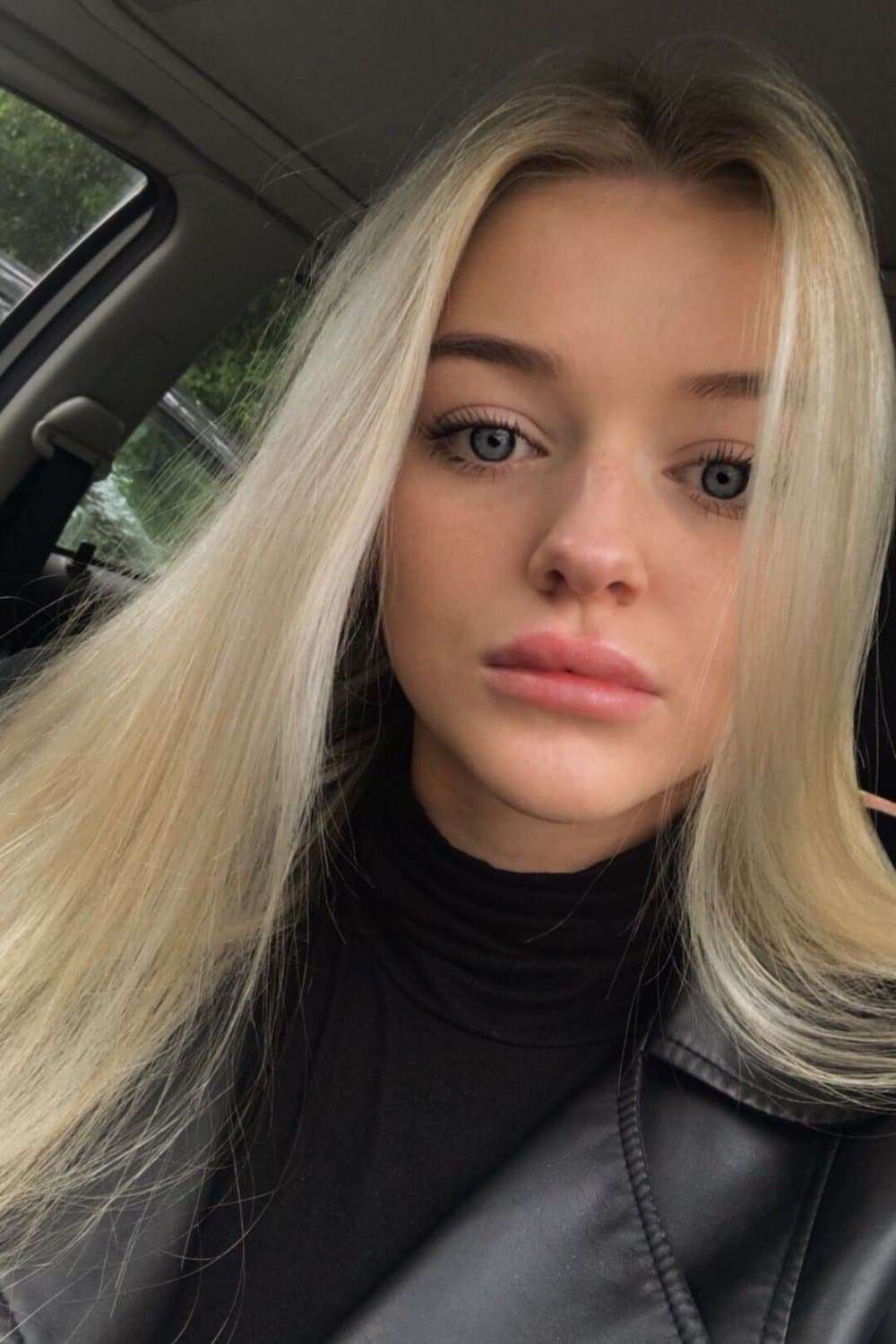 Fishnets and bubble butt blonde