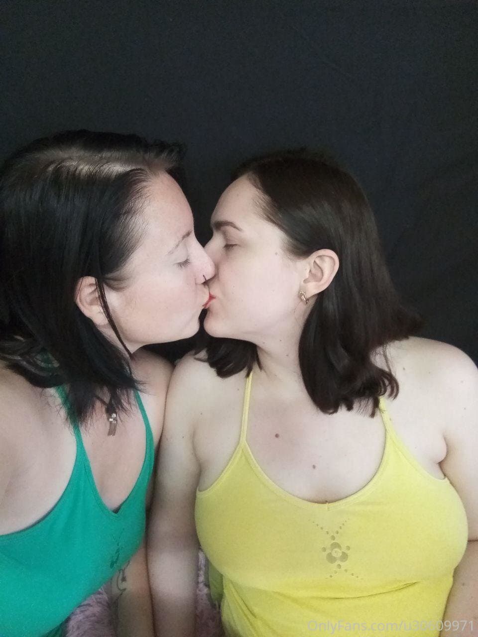 German Lesbian Couple Kink Vibes aka shy_and_naughtycb