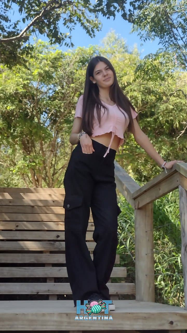 Pendeja Argenta con Buenas Tetas ???