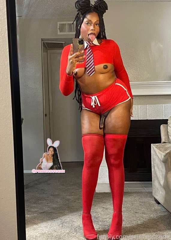 Princesscen ebony shemale big ass