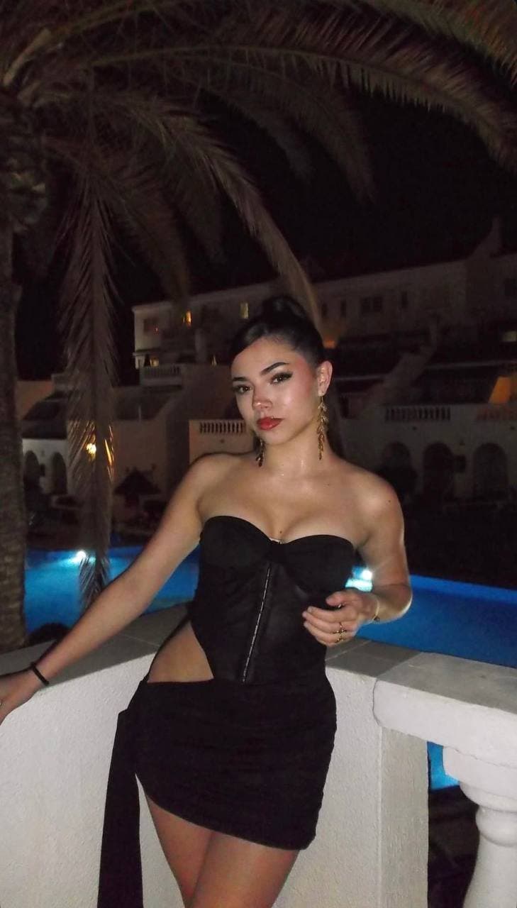 Naiara una zorra que se ha comido más de 100 pollas y quiere más