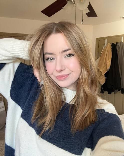 217ALR - college babe gorgeous pussy Leaks