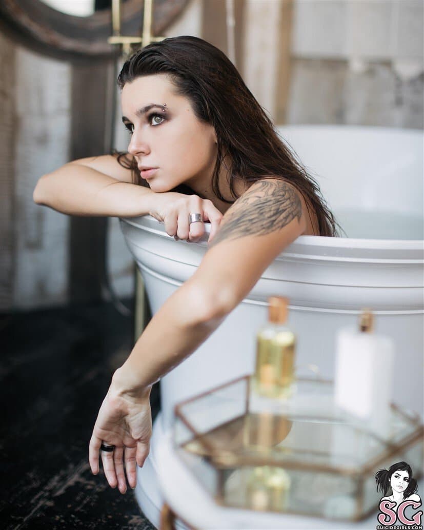 Hellga - Silk and Milk (Suicide Girls)