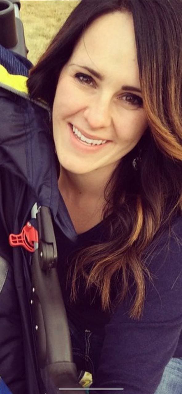 Beautiful mom loves pleasing cocks