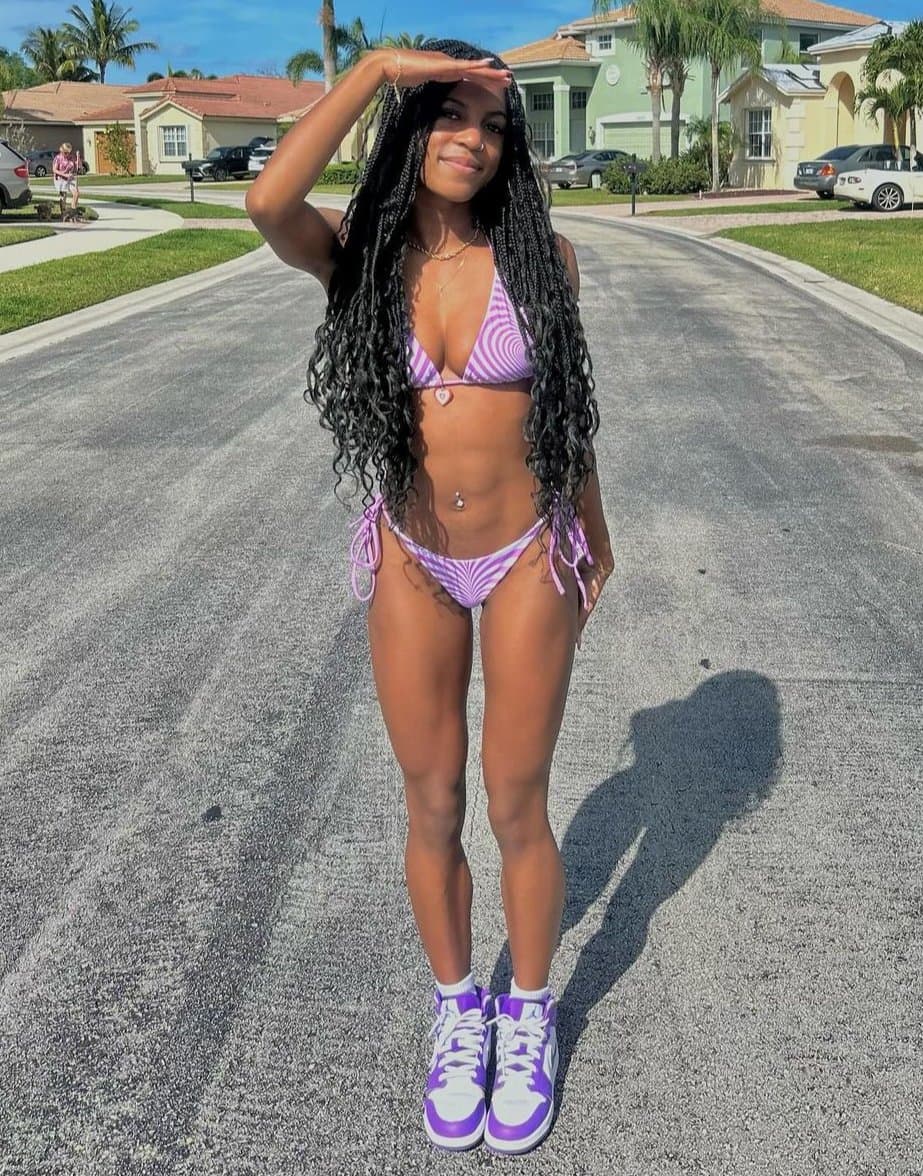 Ebony College Athlete Katiana (Bikini)(Uniform)