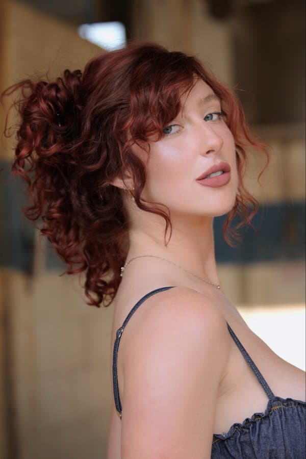 Gorgeous curvy busty ginger MILF