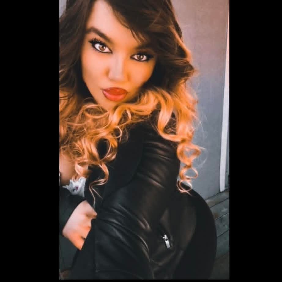 Alyssa Romero big titties and thick ass ! I cum to her everyday