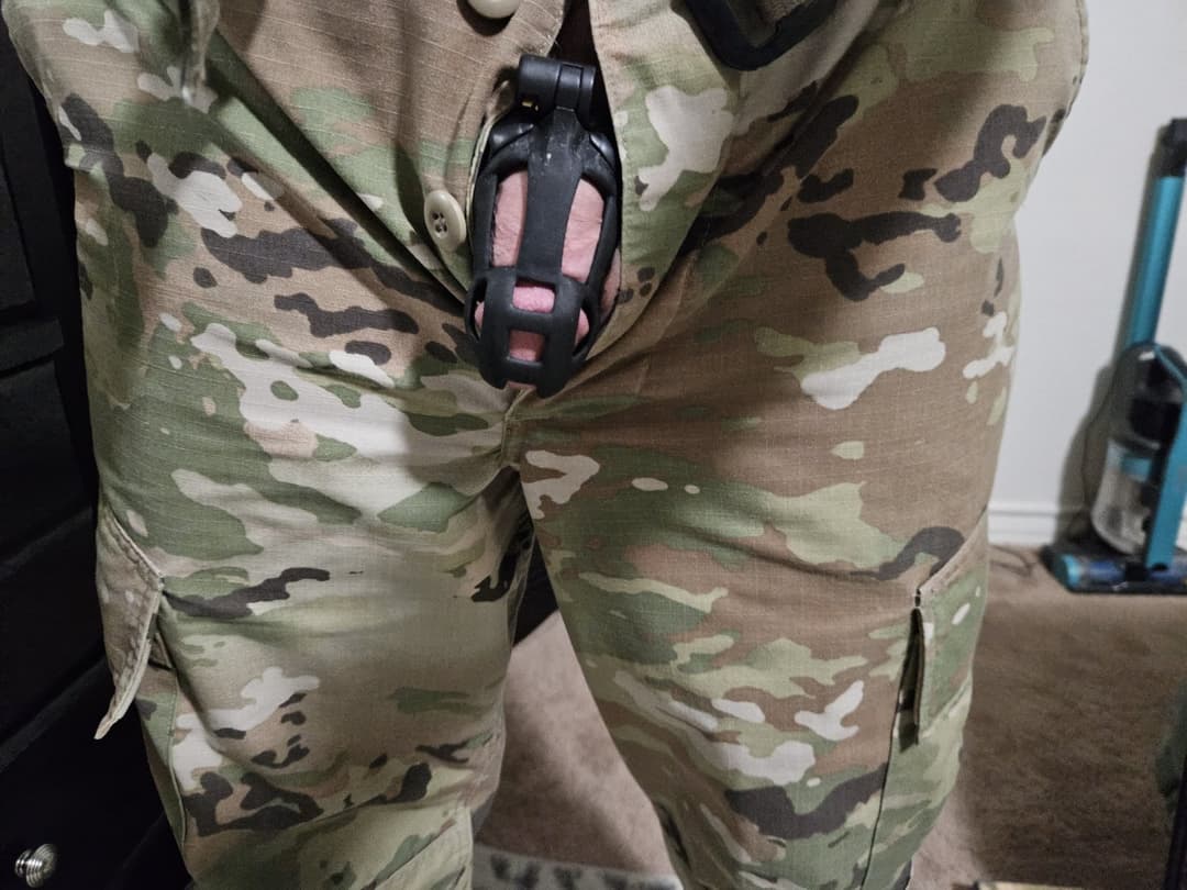 I have a little dick and a thick Army wife, tele Grumparmyguy or kik thatsatank