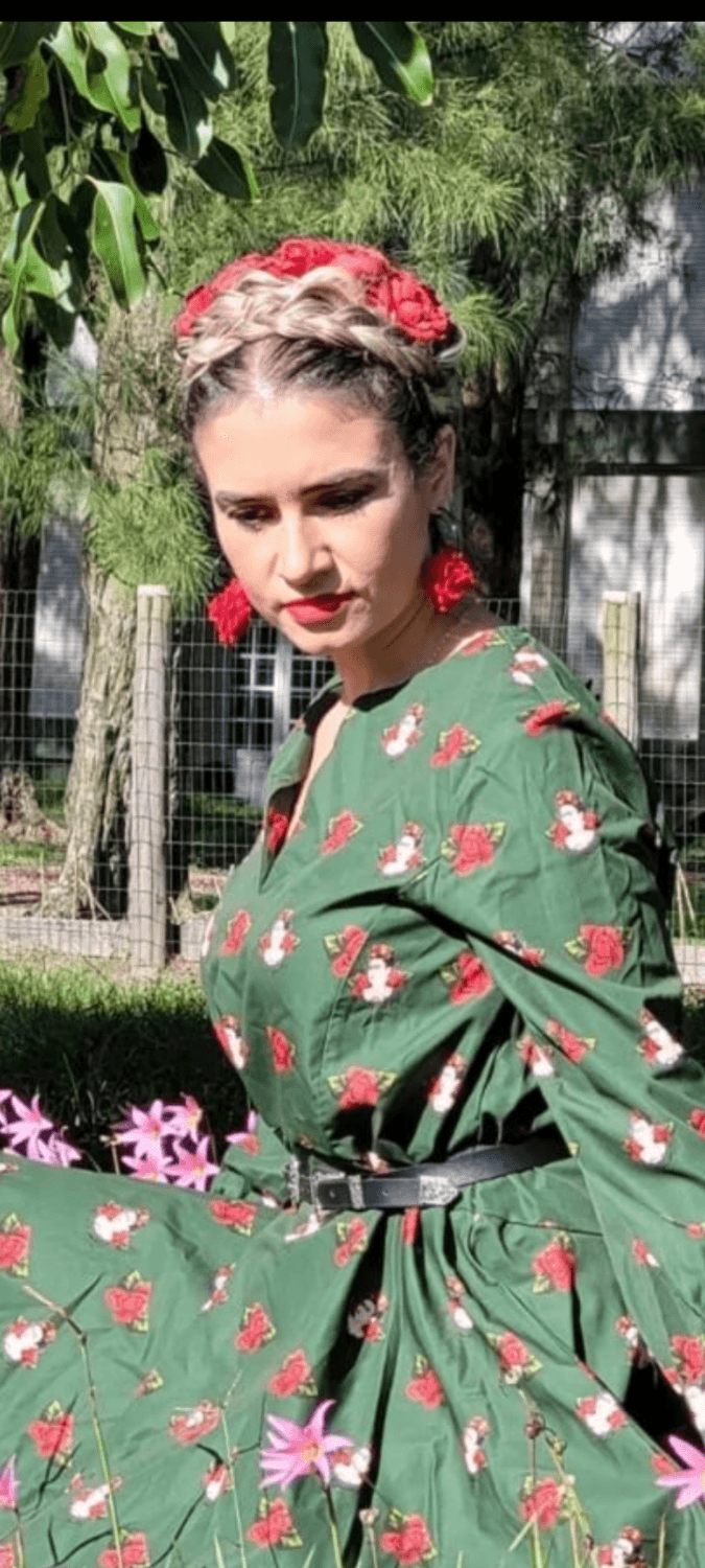 Durante a sessão  ela olhou pro fotógrafo e disse "goza nos meus seios"