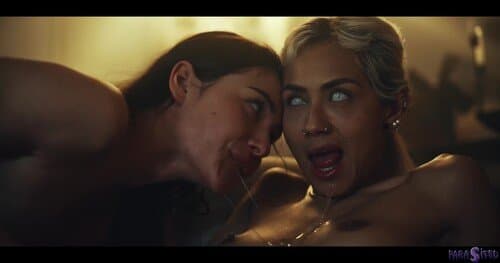 2 of my Fav Squirting Euro girls get Parasited.