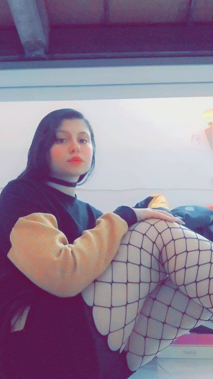 Arab girl with beautiful hijab and appetizing body???