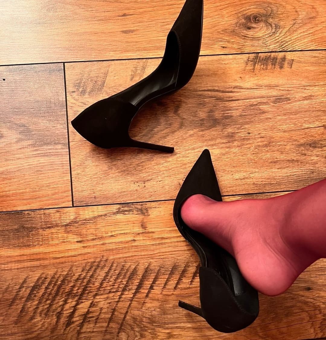 Hot Arches of Turkish Flight Attendant