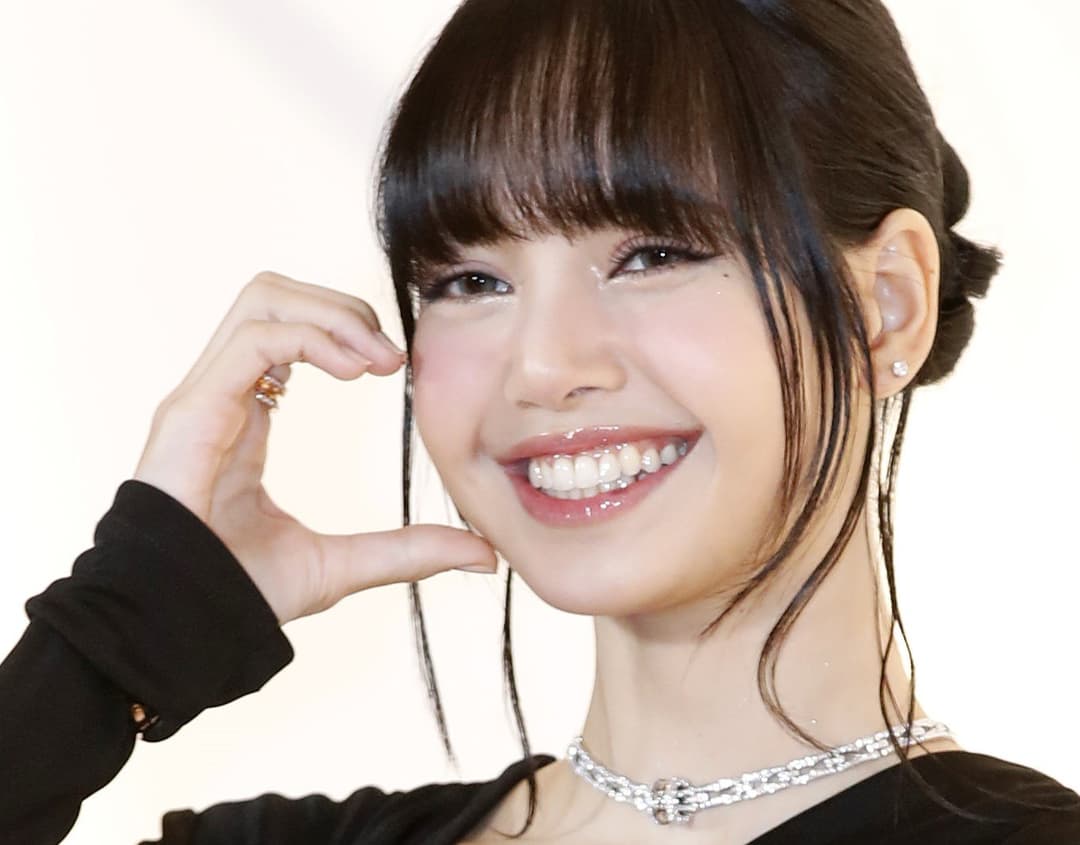 Kpop sextape scandal lisa from black pink has sex with married music lable chef