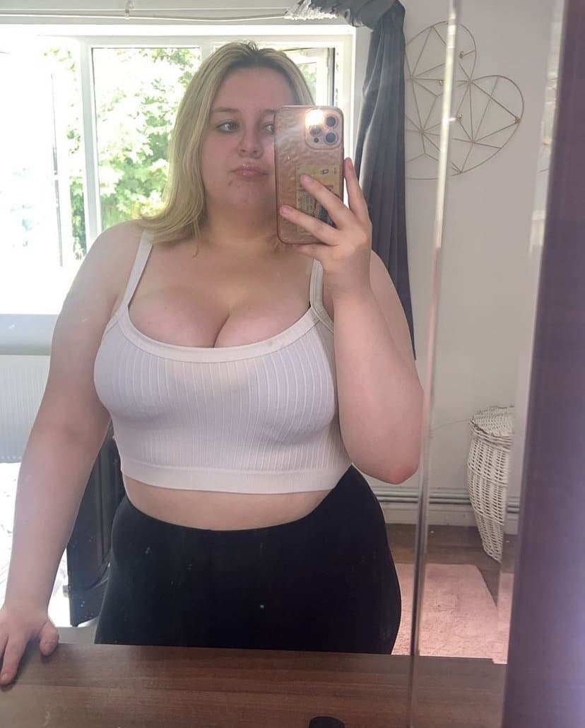 Big tit teen Danii Macleod