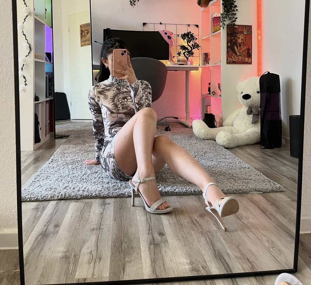 Click to view full size ~ mini dress ~ <3