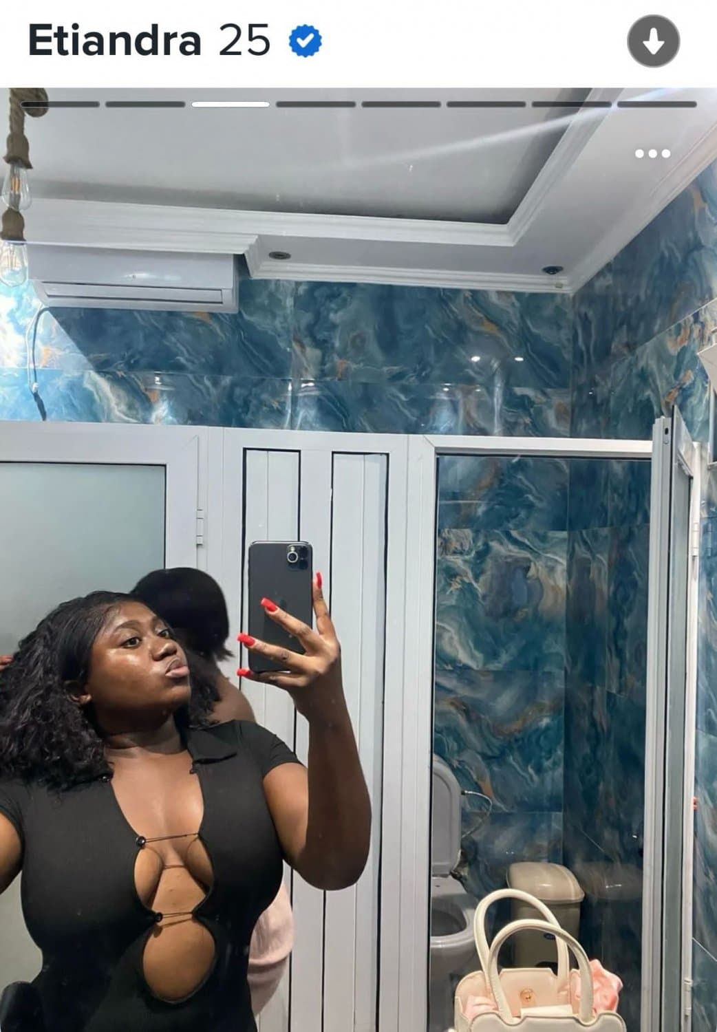 Click to view full size She kinda look good, não acha m?