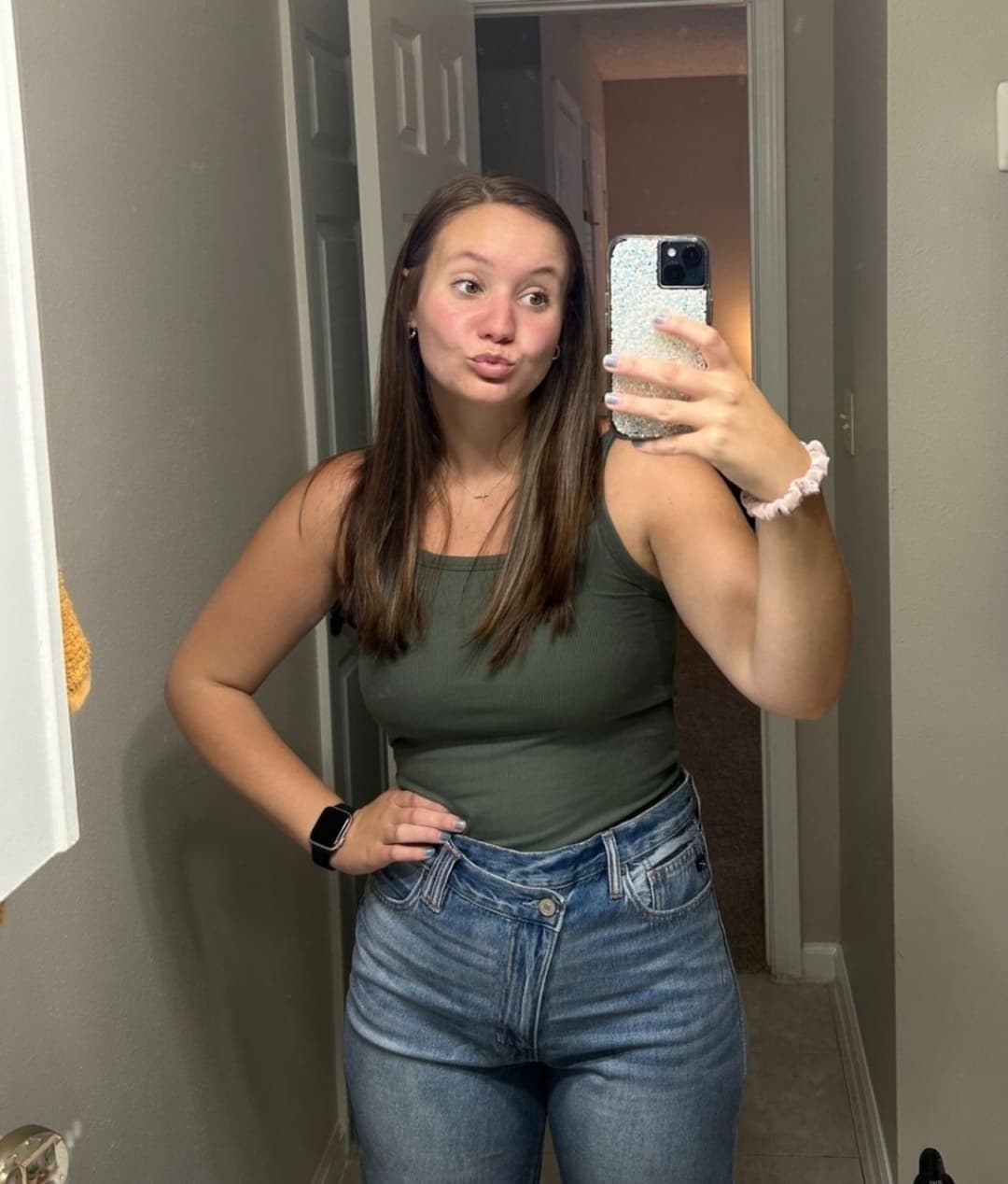 MacKenzie has such a fuckable cumface