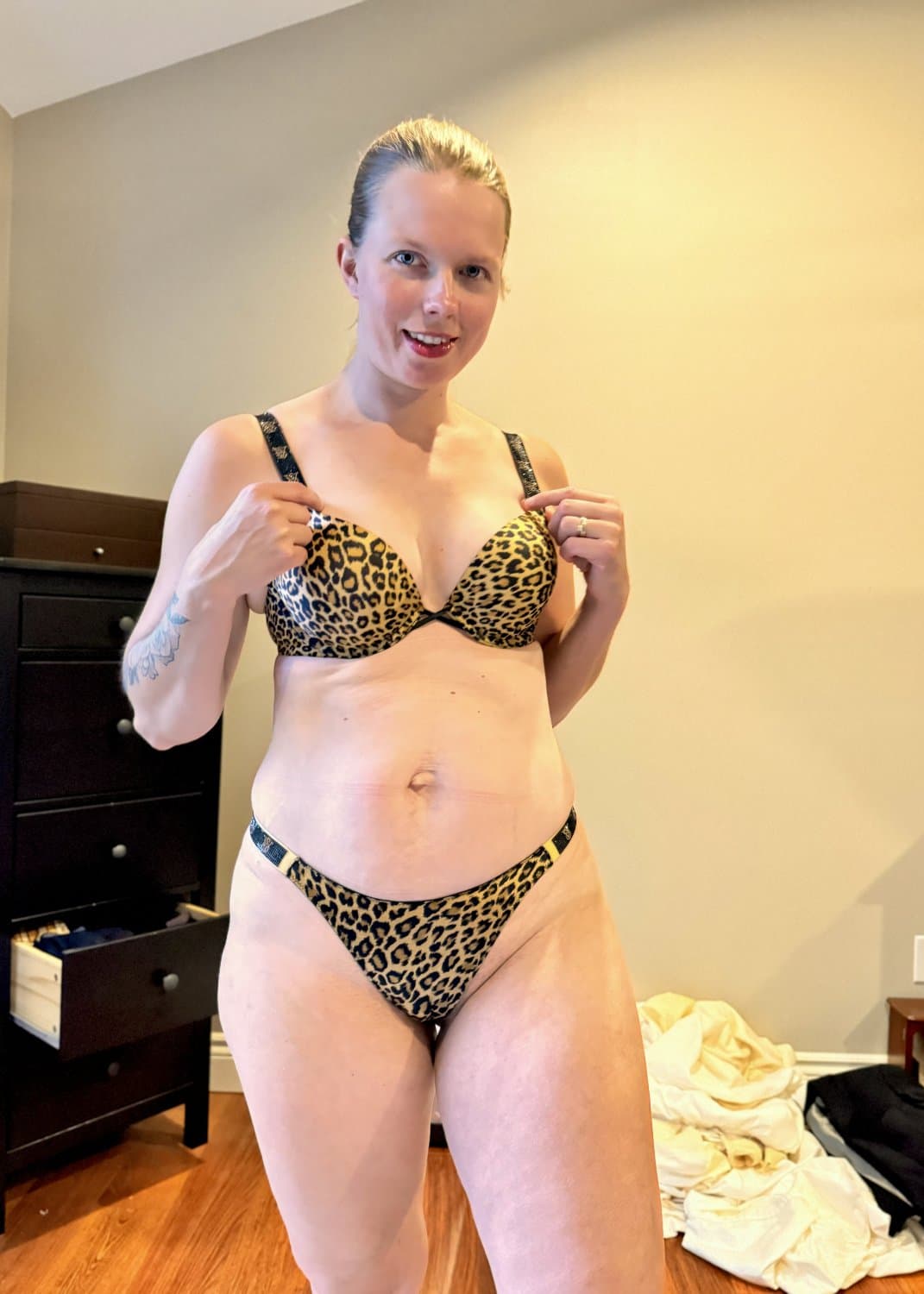 Amateur wife lingerie strip