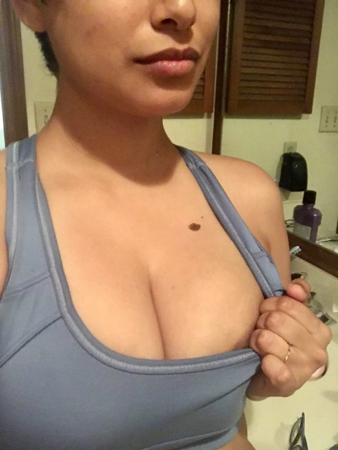 Click to view full size Tetas, tetas, y más tetas!