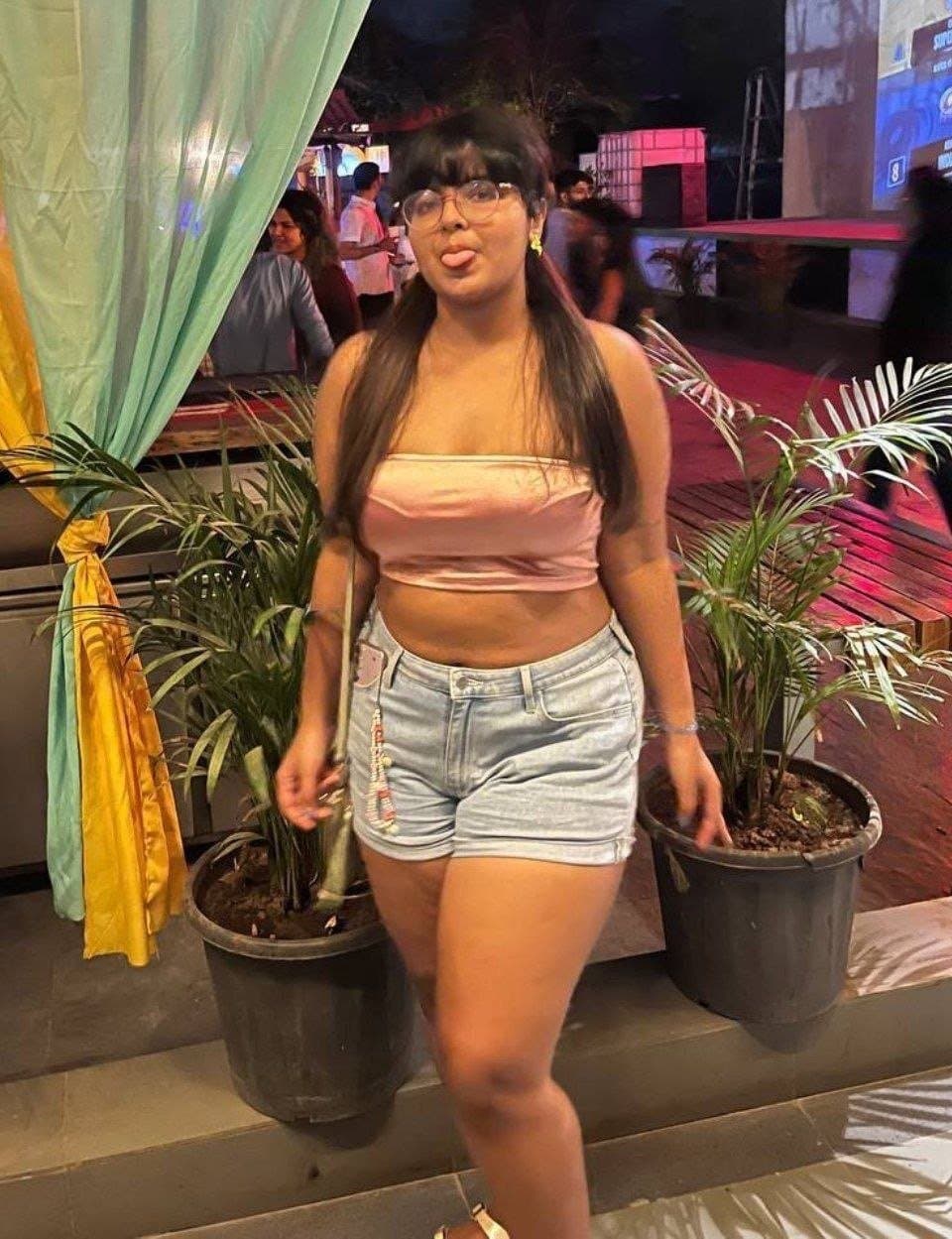 Chubby hot desi girl massive collection