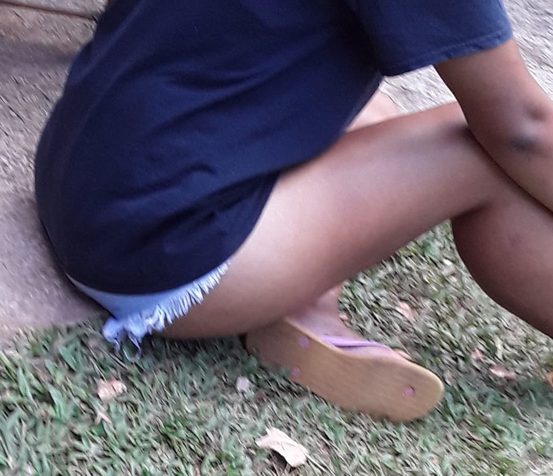 Morena Rabuda deliciosa com seu Shortinhos Safado